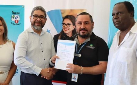 360 empleados del sector hotelero de Roatán reciben certificsdos del INFOP