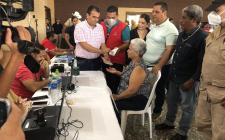Decenas de ancianos y personas con retos especiales de Santa Cruz de Yojoa son beneficiados con un bono por el Gobierno