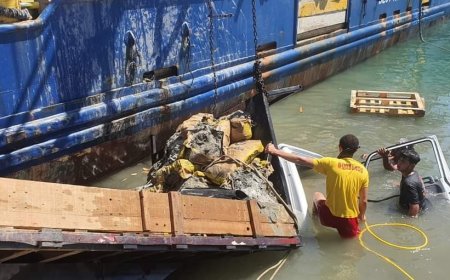 Muere ahogado al caer con su camión al mar en Roatán, Islas de la Bahía