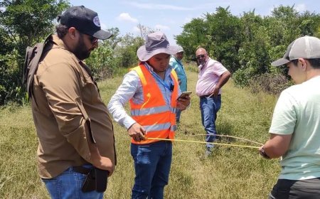 Refuerzan bordos de contención para proteger de las inundaciones a miles de pobladores en La Lima, Cortés