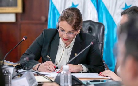 Presidenta Xiomara Castro aprueba primer pago al CAF