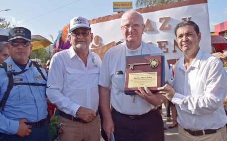 Centenares de cholomeños participan en procesión y confirmación de jóvenes