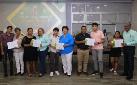 Jovenes porteños se graduan de varios oficios