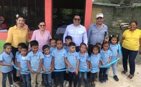 Niños de aldea de Naco, Quimistán, Santa Bárbara, estrenan kinder