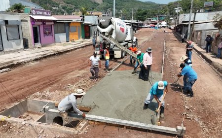 Municipalidad de Villanueva moderniza bulevar en Dos Caminos con nueva losa hidráulica