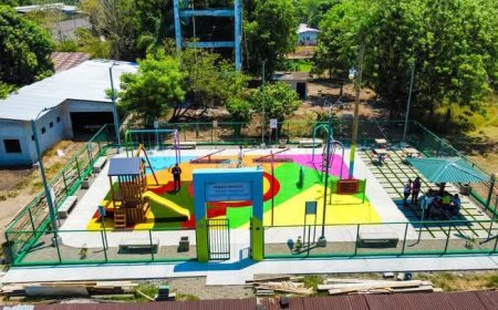 Colonia 15 de Septiembre de San Manuel, Cortés, inaugura parque infantil.