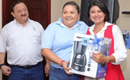 Empresa Aguas de Choloma agasaja a los periodistas cholomeños