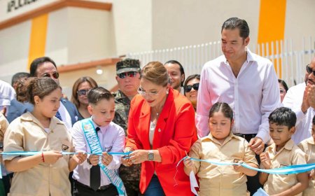 Presidenta Xiomara Castro de Zelaya inauguró el Centro de Educación Básica de Aplicación Musical en SPS