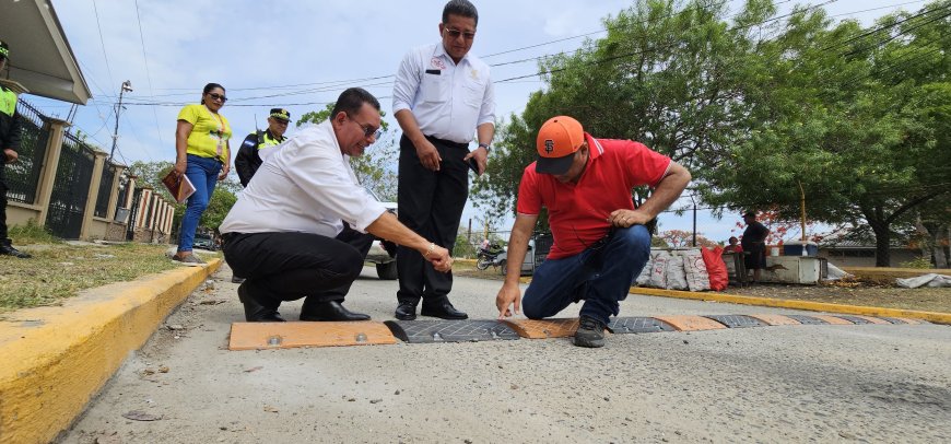 Alcaldia instala tumulos en 70 frentes estrategicos en red vial de El Progreso.