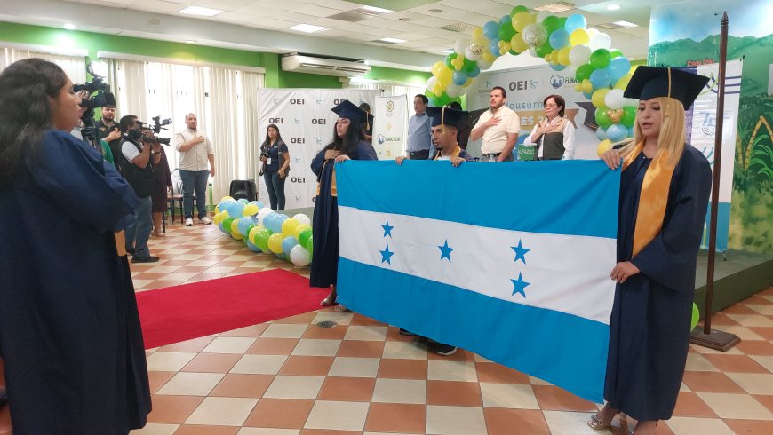 Alfazucar, OEI y Secretaria de Educación enseñan a pobladores a leer y escribir