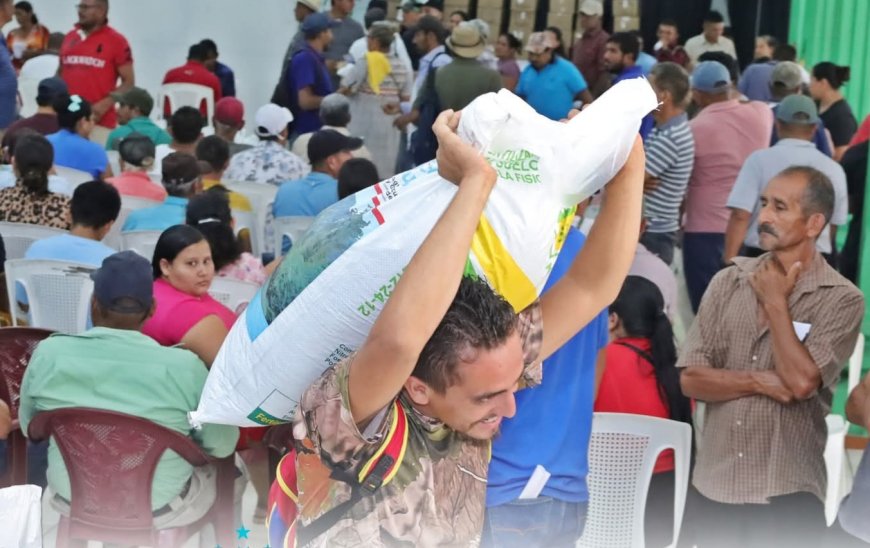 Productores cholomeños reciben el Bono Tecnólogico Productivo