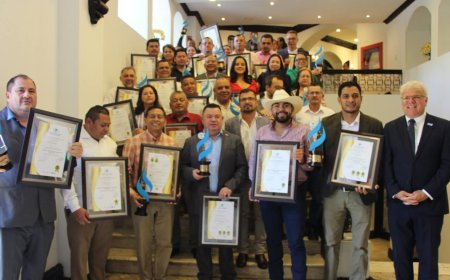 Honduras reconoce a 101 “Municipios Campeones por la Educación”