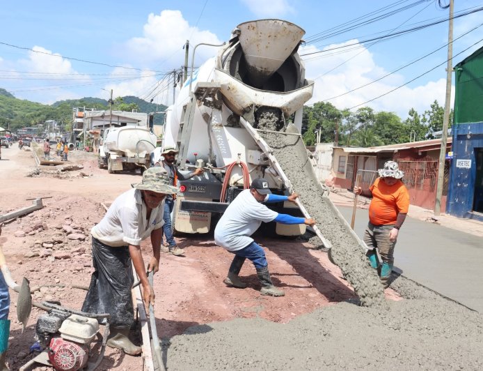 Construcción de boulevar viene a catapultar el desarrollo en Dos Caminos, Villanueva, Cortés.