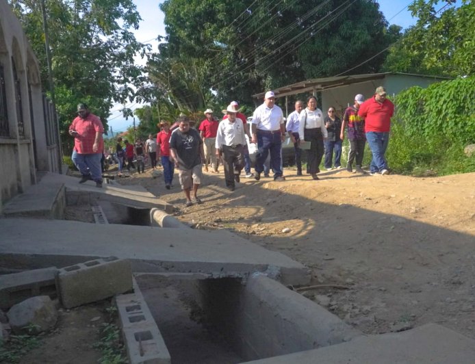 Con canal de aguas pluviales reducen vulnerabilidad en La Guacamaya, El Progreso.