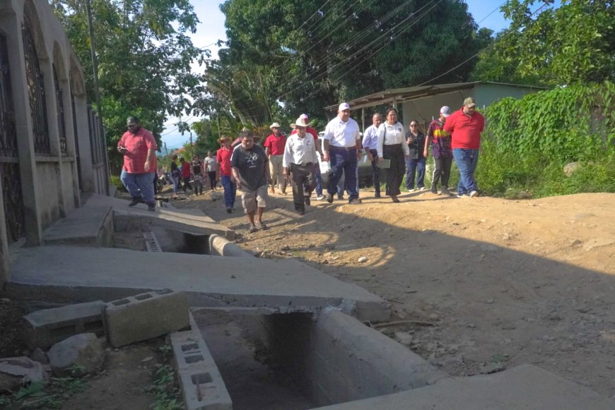 Con canal de aguas pluviales reducen vulnerabilidad en La Guacamaya, El Progreso.