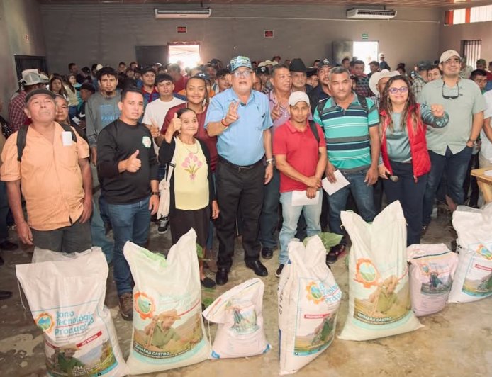 Entregan Bono Técnologico en la zona del Merendon, Choloma