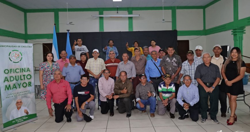 Alcaldia de Choloma agasaja a reservistas de las Fuerzas Armadas