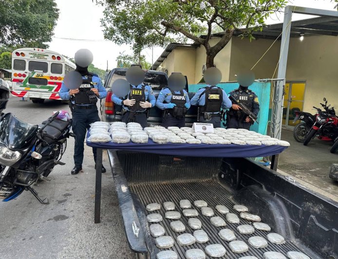 Decomisan 125 paquetes de supuesta droga en La Ceiba