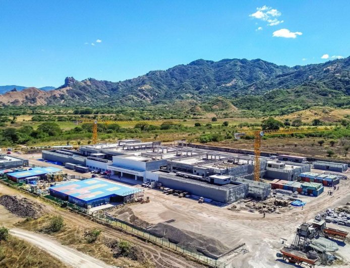 Presidenta Xiomara Castro supervisa construcción de Hospital Médico Quirúrgico María Josefa Lastiri, en Choluteca.