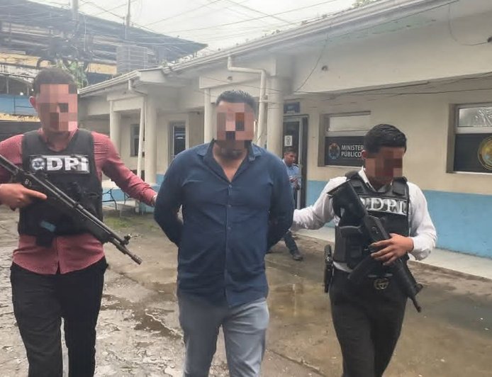 Capturan a colombiano por ofrecer viajes falsos