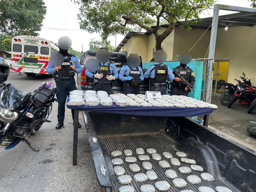 Decomisan 125 paquetes de supuesta droga en La Ceiba