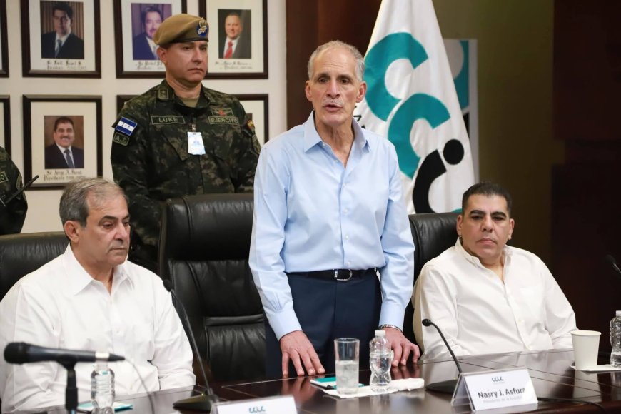 Presidente Nasry Asfura se reune con dirigencia de la Cámara de Comercio de Cortés