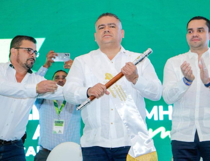 El alcalde de Olanchito, Yoro, Juan Carlos Molina asume presidencia de la AMHON