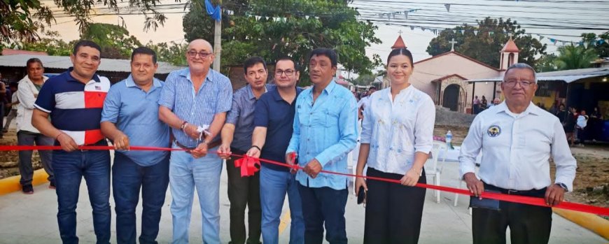 Alcaldia de Choloma inaugura pavimentación de calle en Rio Chiquito