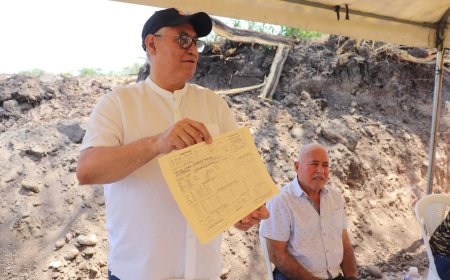 El Alcalde Walter Perdomo se reune con familias afectadas por falla geologica en Villanueva, Cortés