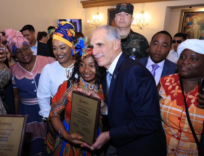 Presidente Nasry Asfura entrega Premios Herencia Africana 2026