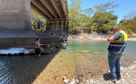 La SIT levanta estudio sobre daños en cabezal de puente en Rio Bonito en La Ceiba.