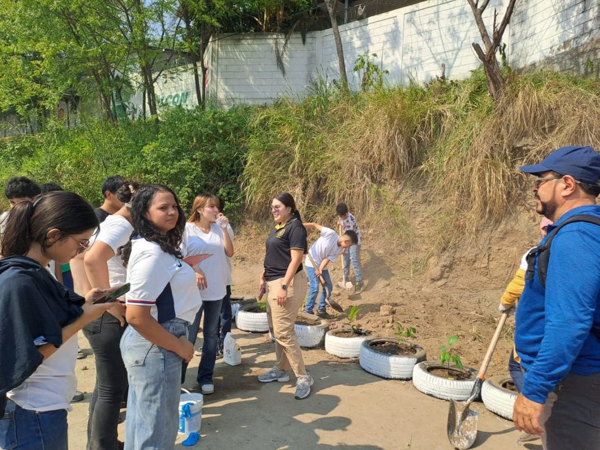 Alcaldia de Villanueva, Cortés y universitarios desarrollan jornada de conciencia ambiental