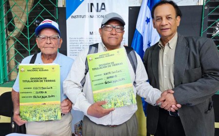 Campesinos de San Luis Zacatales de Santa Cruz de Yojoa, reciben titulo de propiedad