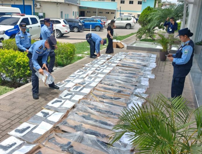 Policia Nacional recupera 50 armas de fuego institucionales