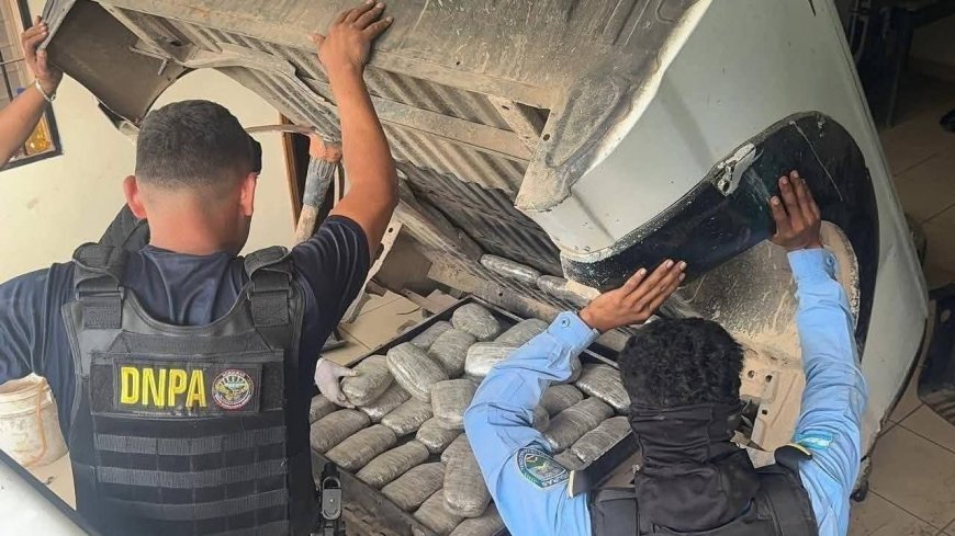 Llevaba 241 paquetes de marihuana ocultos en su vehiculo en Lempira