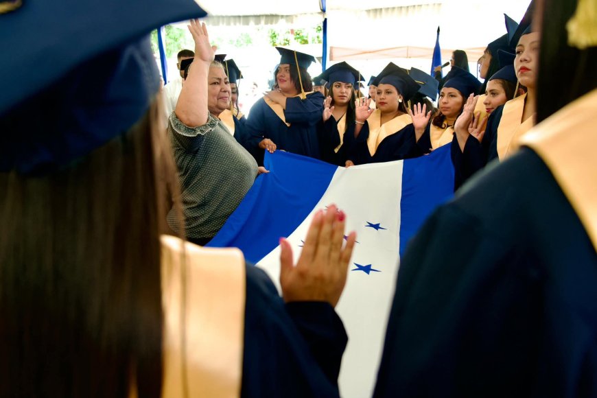 91 mujeres se graduan con programa de Ciudad Mujer en Honduras