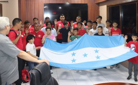 Alcalde de Villanueva, Cortés, juramenta delegación de deportistas que representarán a Honduras en EEUU