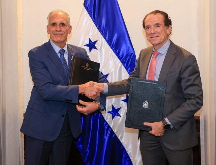 Anuncian construcción de nuevo hospital en Puerto Cortés