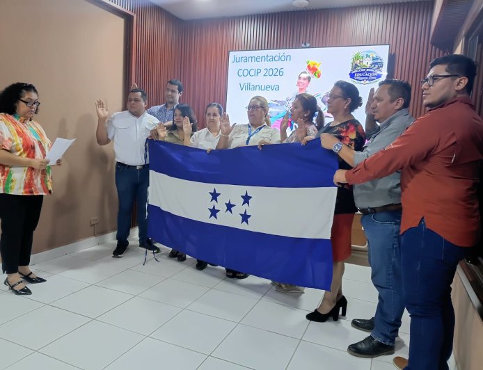 Eligen y juramentan a Comité Civico en Villanueva, Cortés