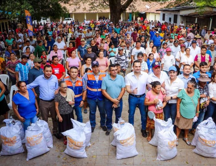 Gobierno lleva ayuda alimentaria a familias afectadas por sequia en el sur de Honduras