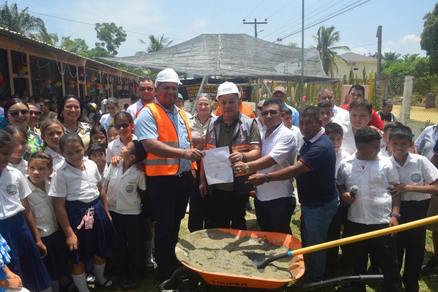 Mas de L2.2 millones invertirá la alcaldia porteña en techado de cancha en escuela en Baracoa.