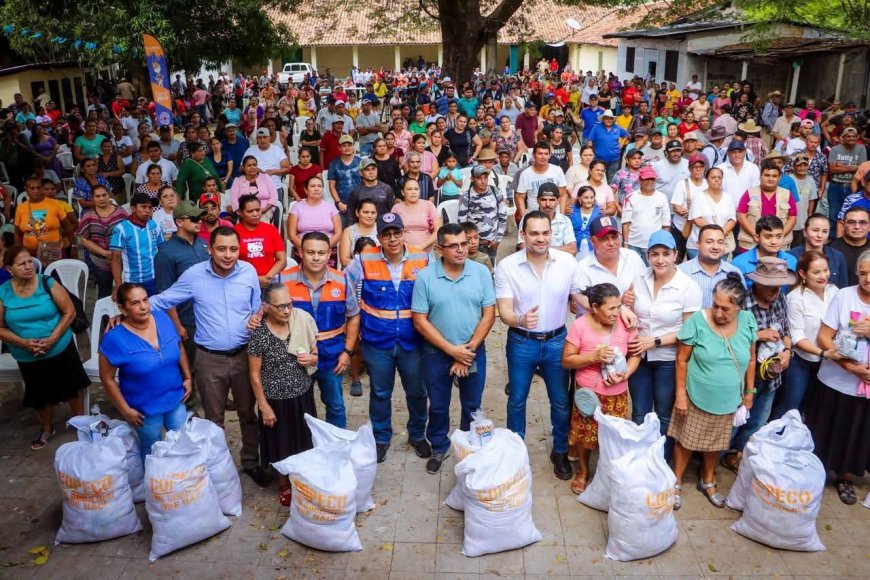 Gobierno lleva ayuda alimentaria a familias afectadas por sequia en el sur de Honduras