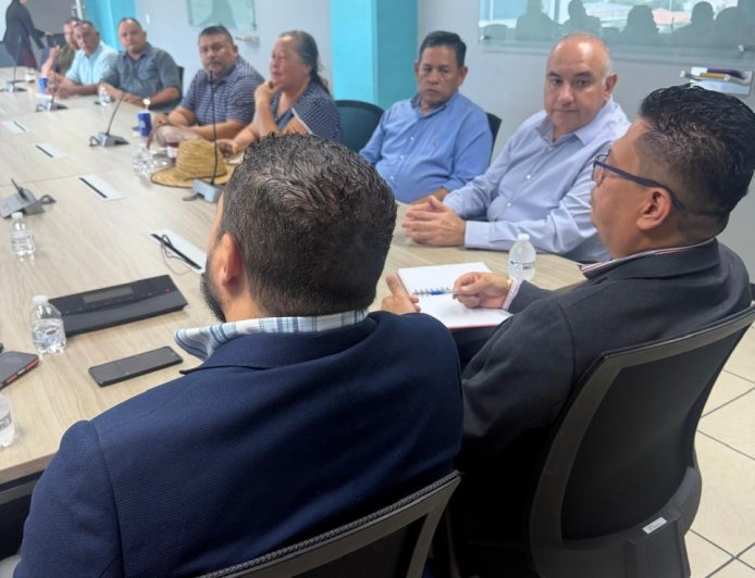 Asociación de Taxistas Progreseños gestionan ante el IHTT permisos de operación