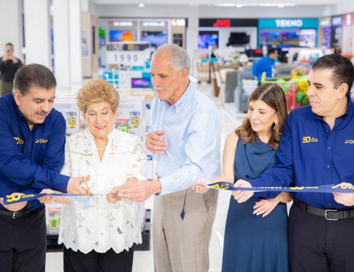 Sanpedranos reciben con alegria la nueva tienda "Diunsa 7 Calle"