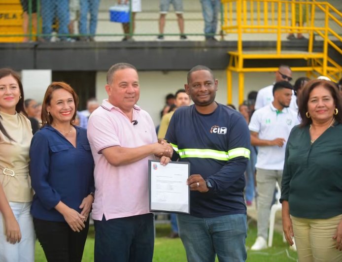 Alcaldia de Puerto Cortés invertirá más de L19 millones en iluminación del estadio Excélsior